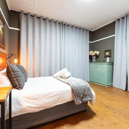 Royal Tree Guest House Potchefstroom Extérieur photo
