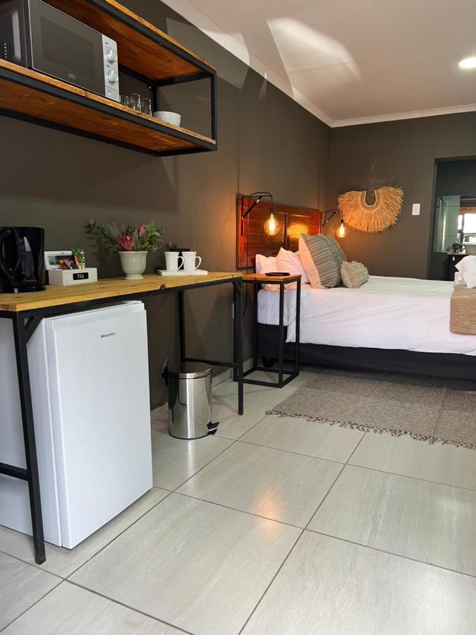 Royal Tree Guest House Potchefstroom Extérieur photo