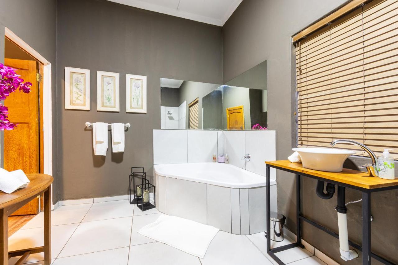 Royal Tree Guest House Potchefstroom Extérieur photo